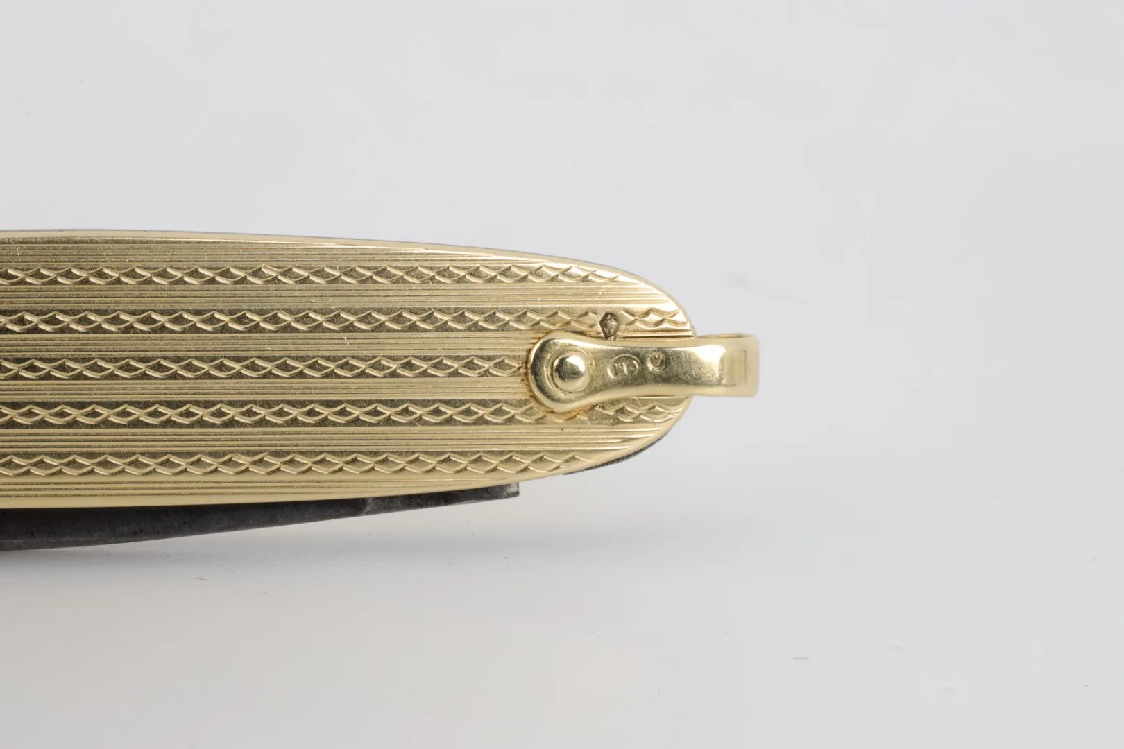 14k Yellow Gold Accented Pocket Knife (3.00g.)