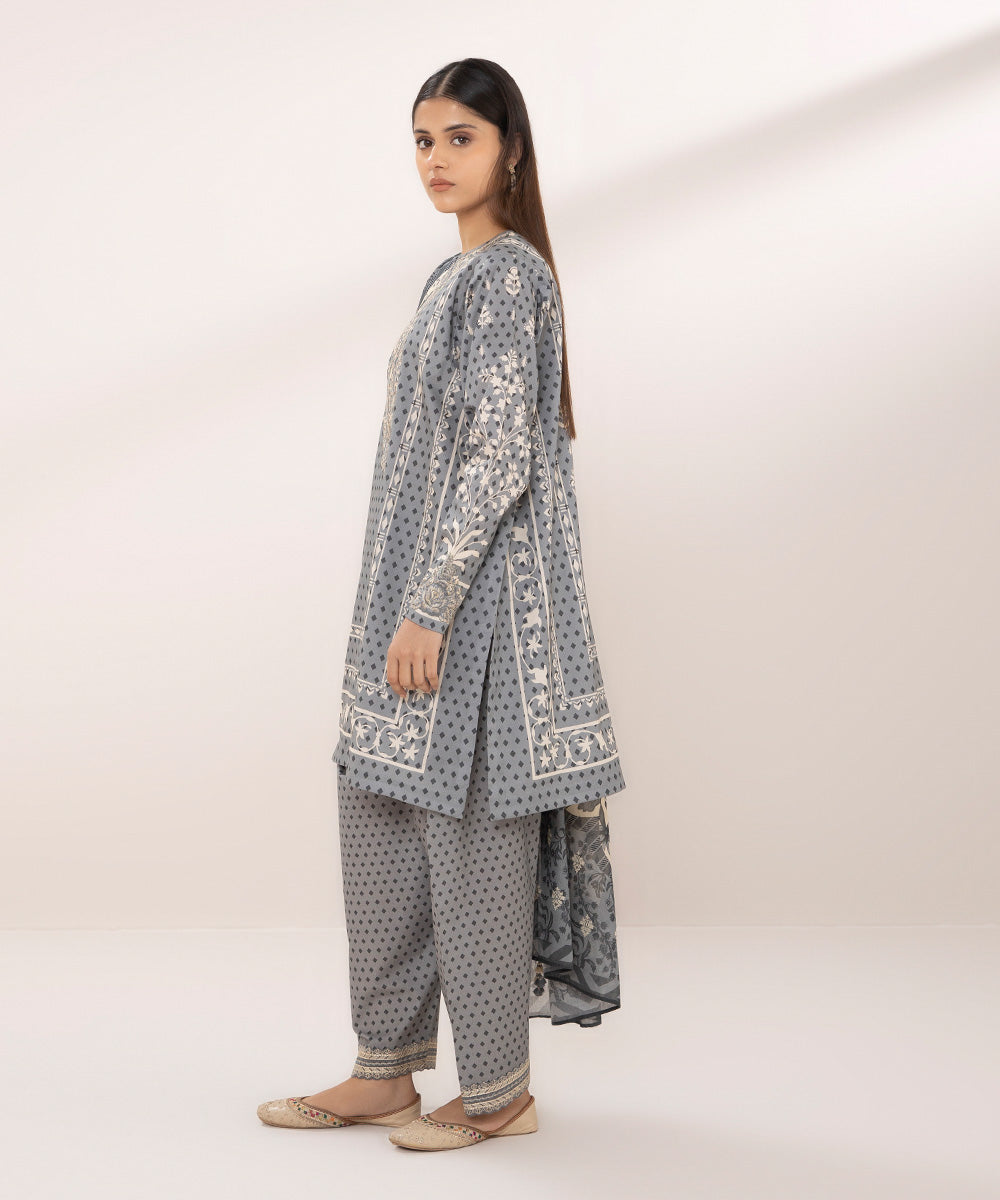 3 Piece - Embroidered Lawn Suit