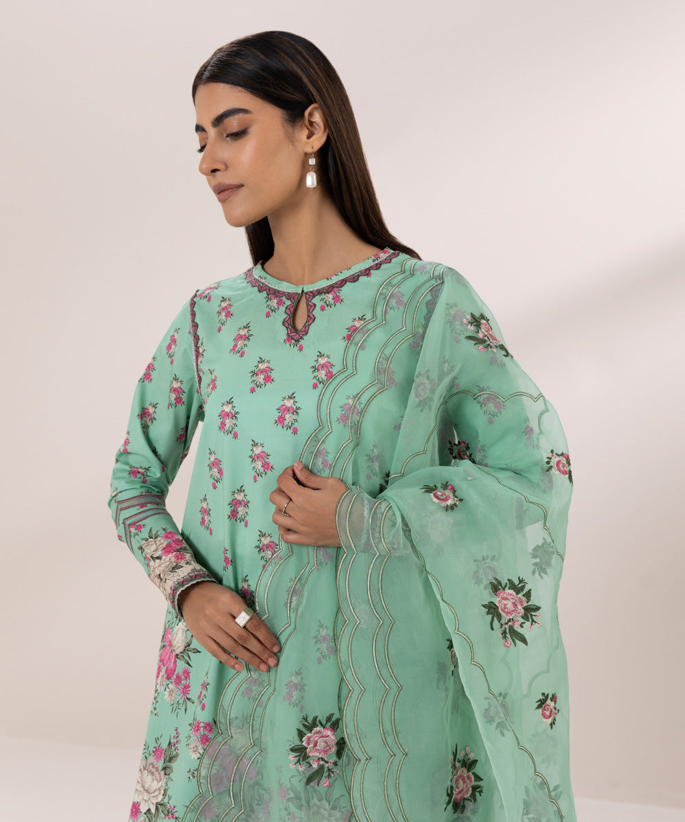 3 Piece - Embroidered Lawn Suit