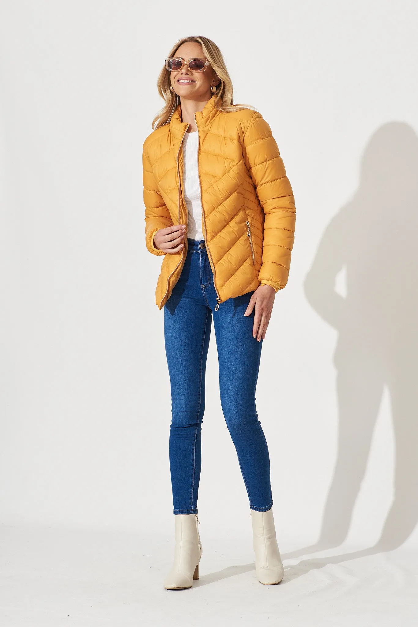 Arvon Puffer Jacket In Mustard