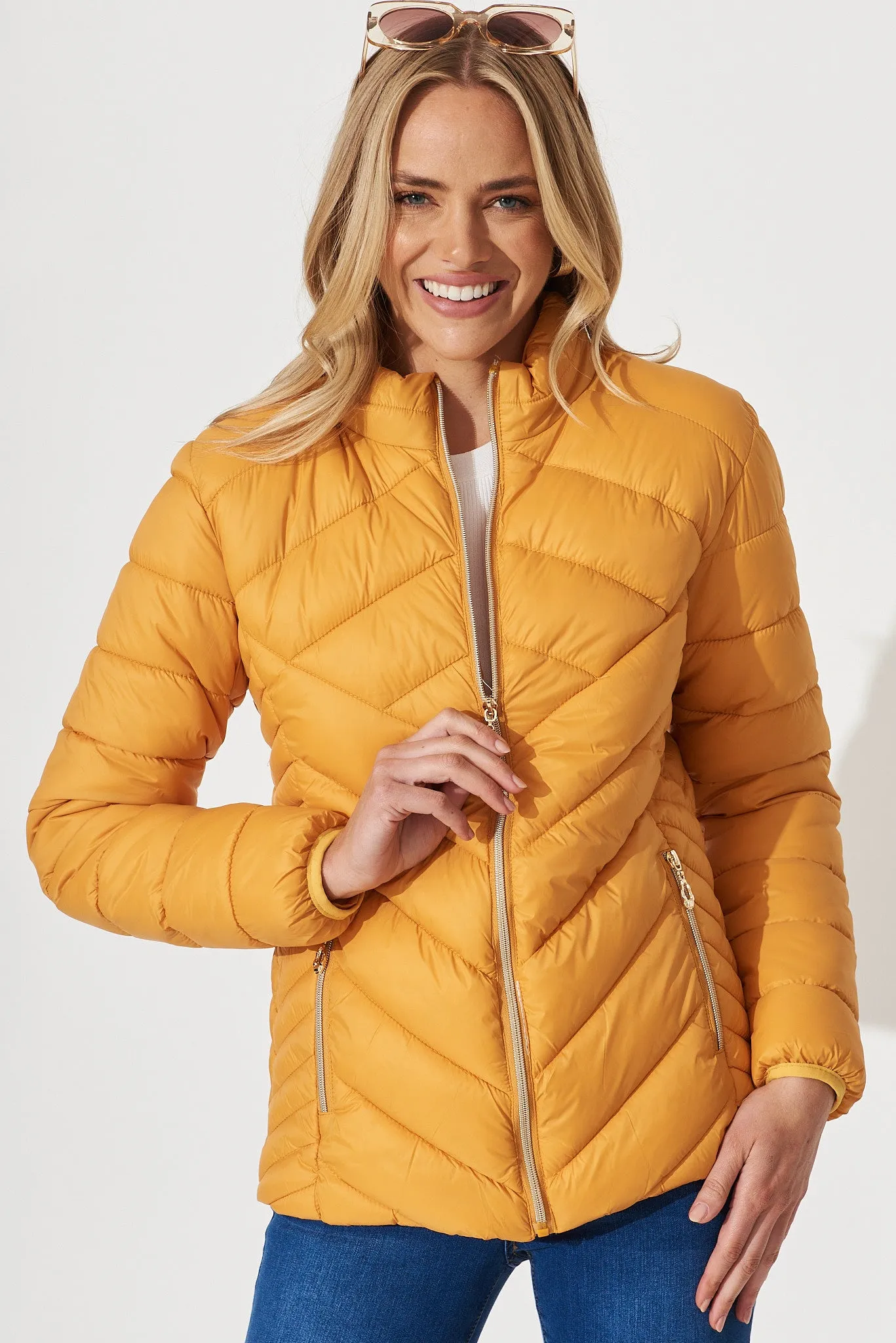 Arvon Puffer Jacket In Mustard