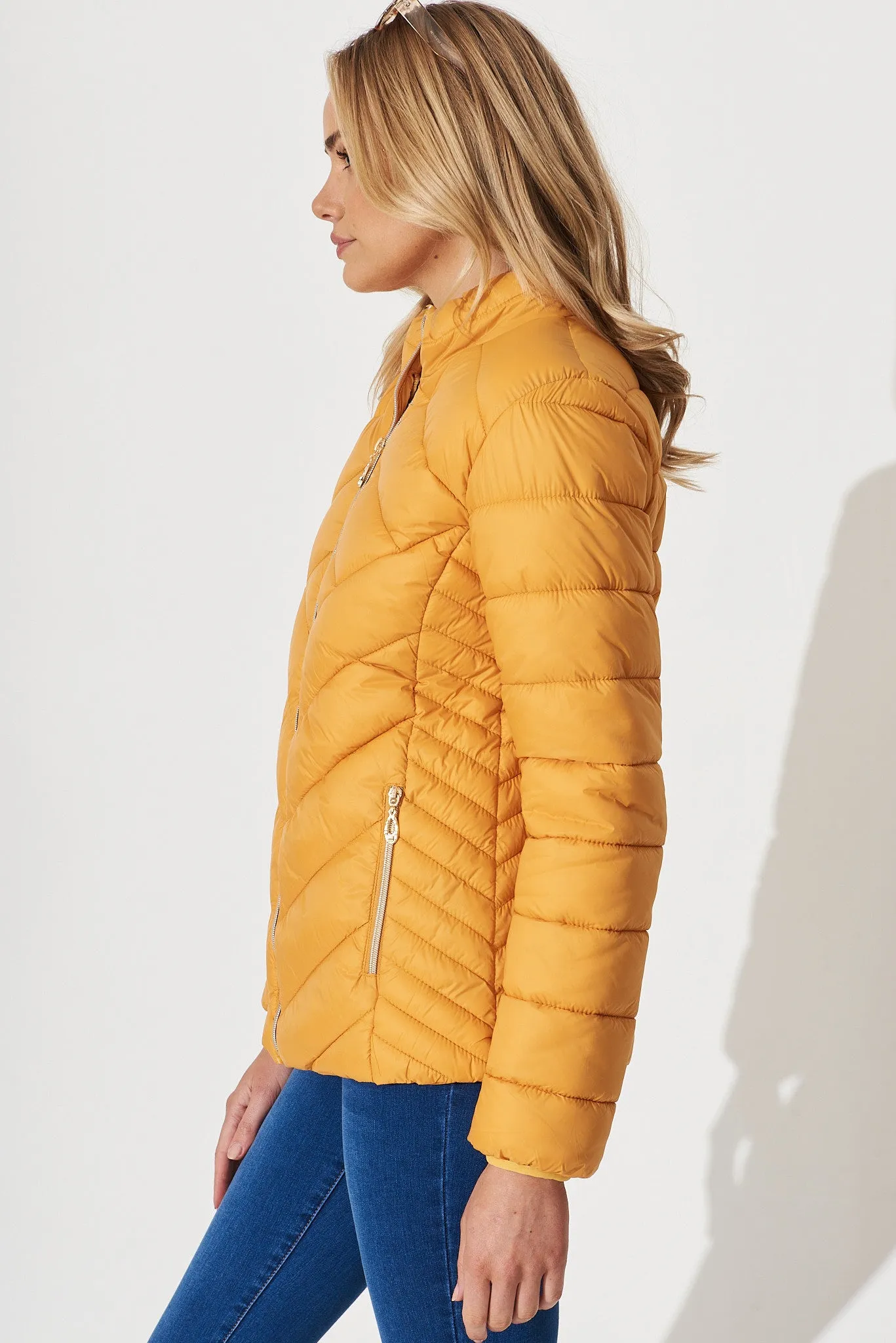 Arvon Puffer Jacket In Mustard