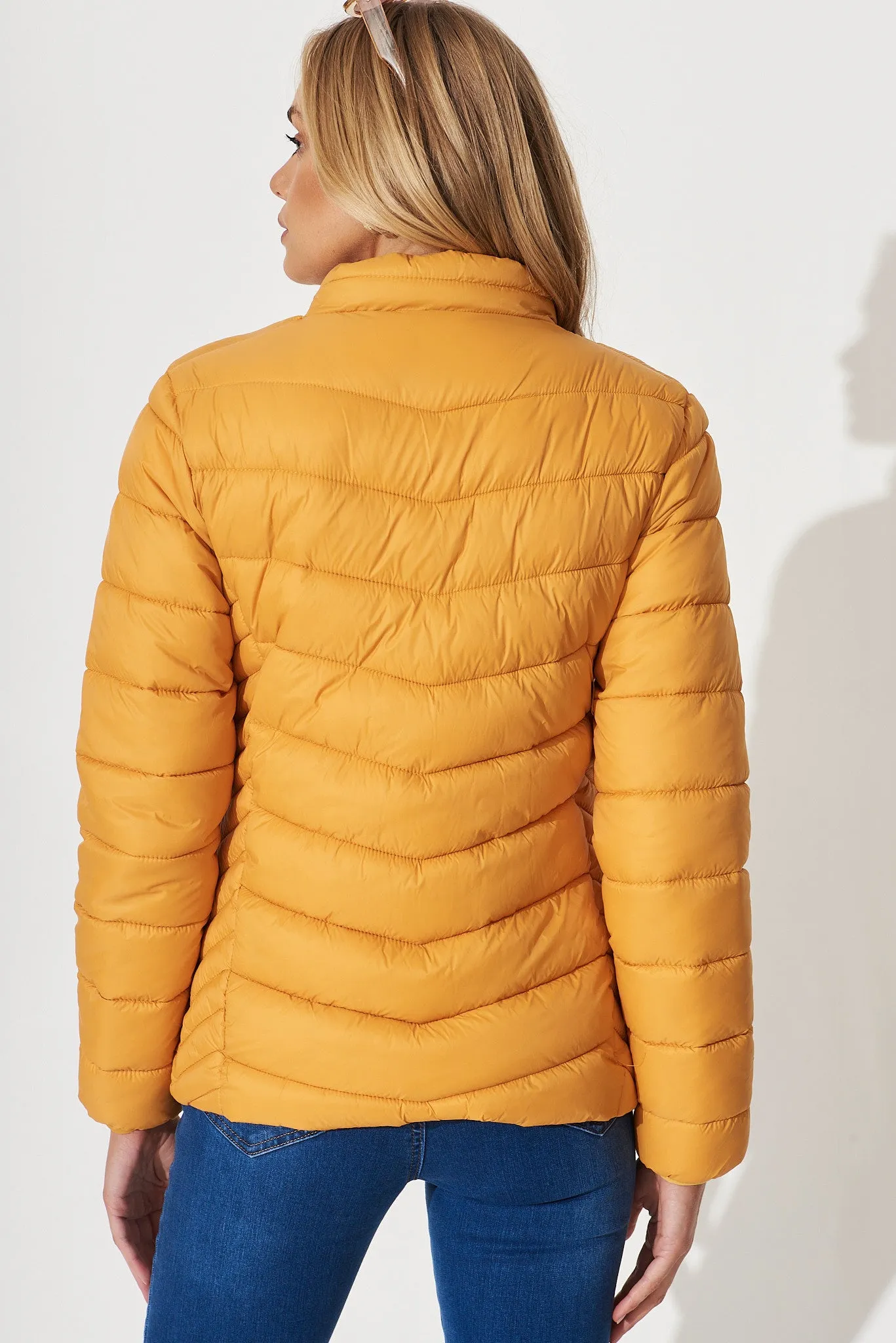 Arvon Puffer Jacket In Mustard