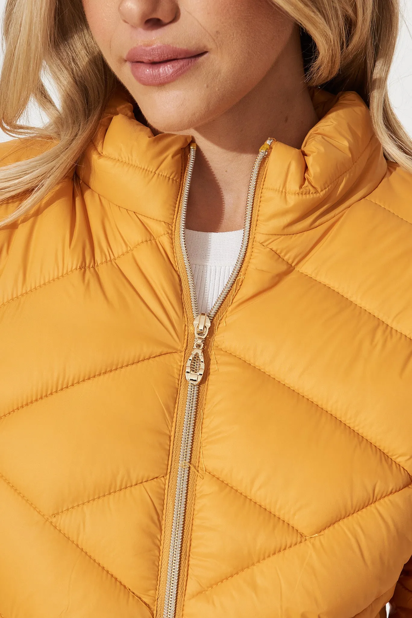 Arvon Puffer Jacket In Mustard