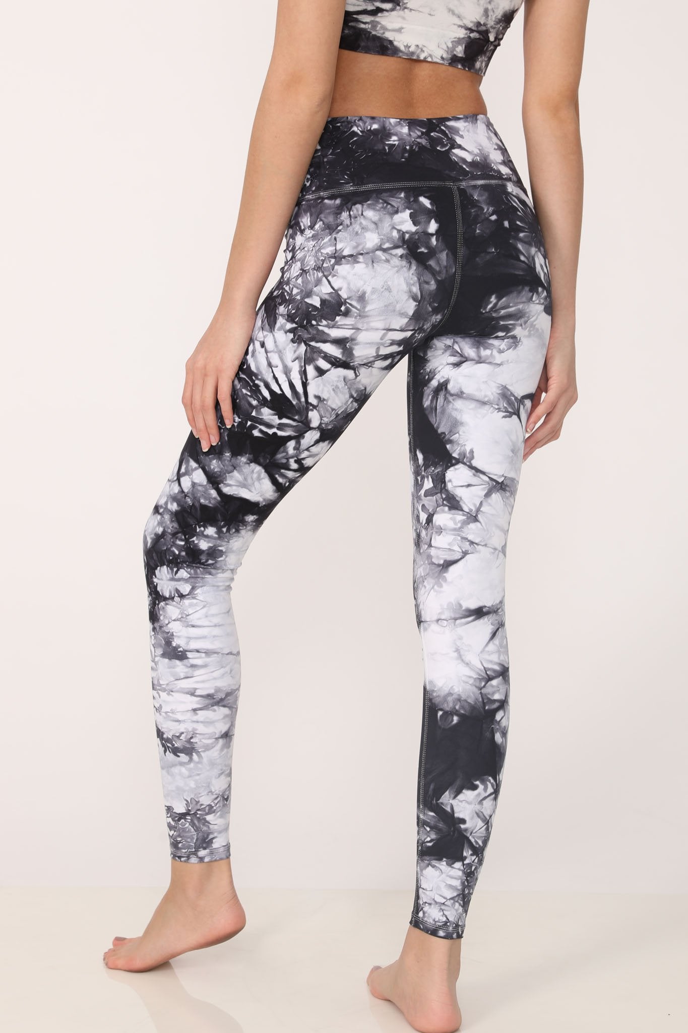 Dani Tie-Dye Legging in Black