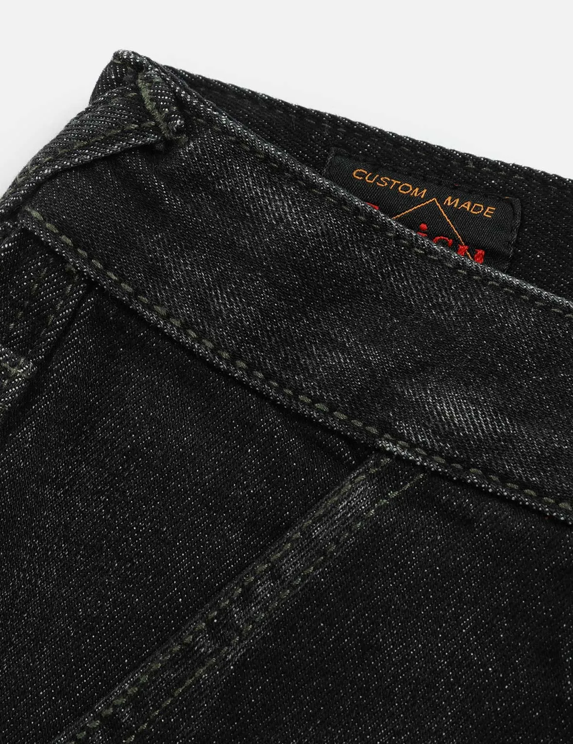 Seagull Embroidery Multi-pocket Carrot Fit Jeans #2017