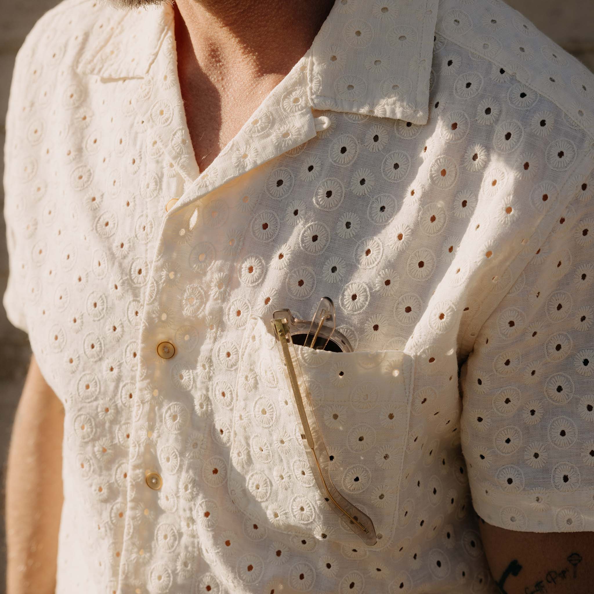 The Short Sleeve Hawthorne in Vintage White Embroidered Eyelet