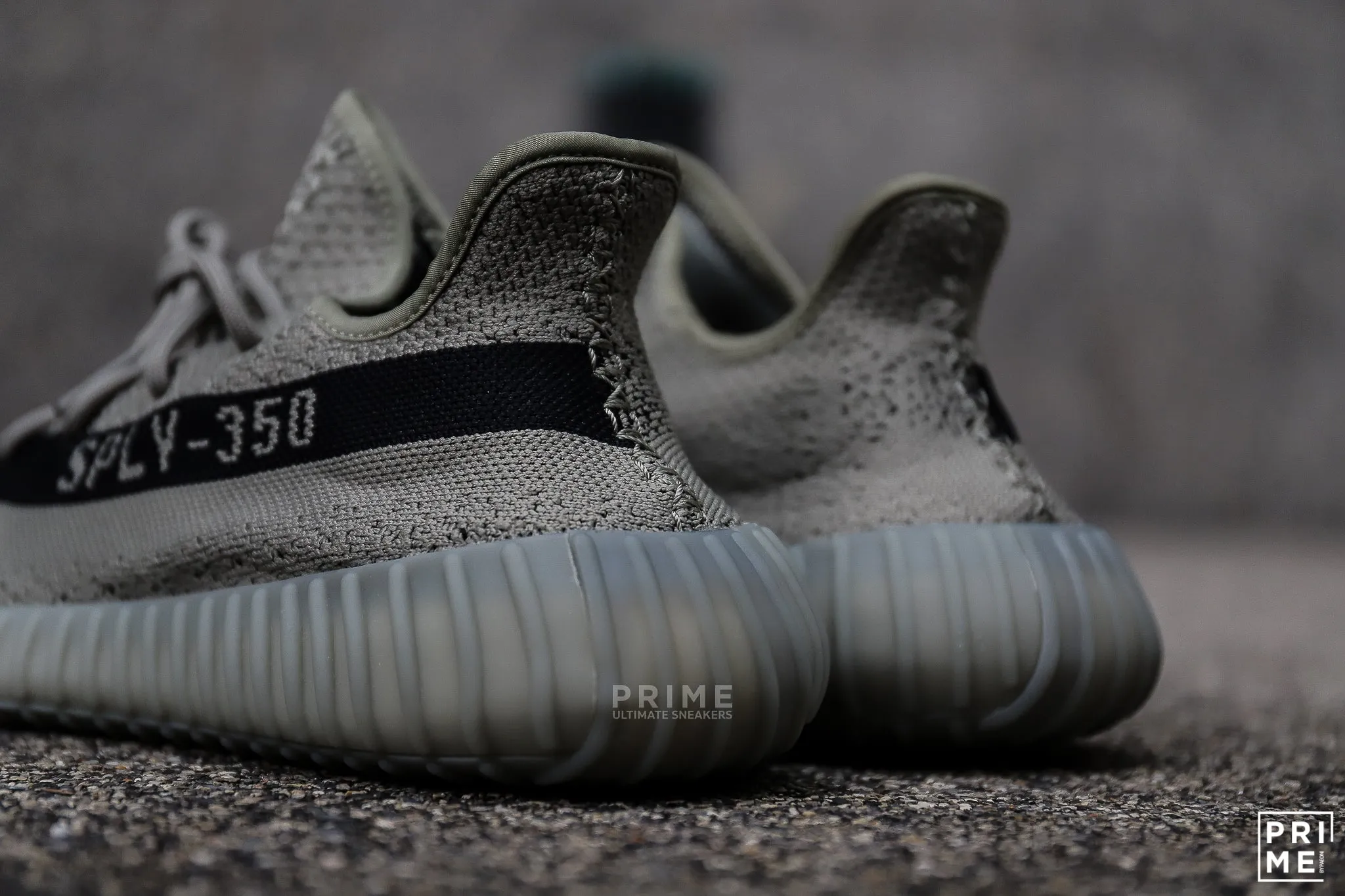 Yeezy 350 V2 Granite (HQ2059)