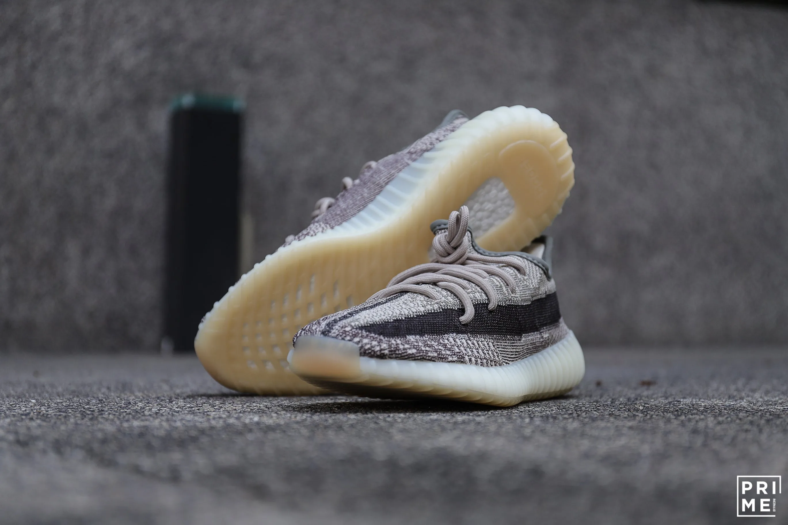 Yeezy 350 V2. Zyon (FZ1267)